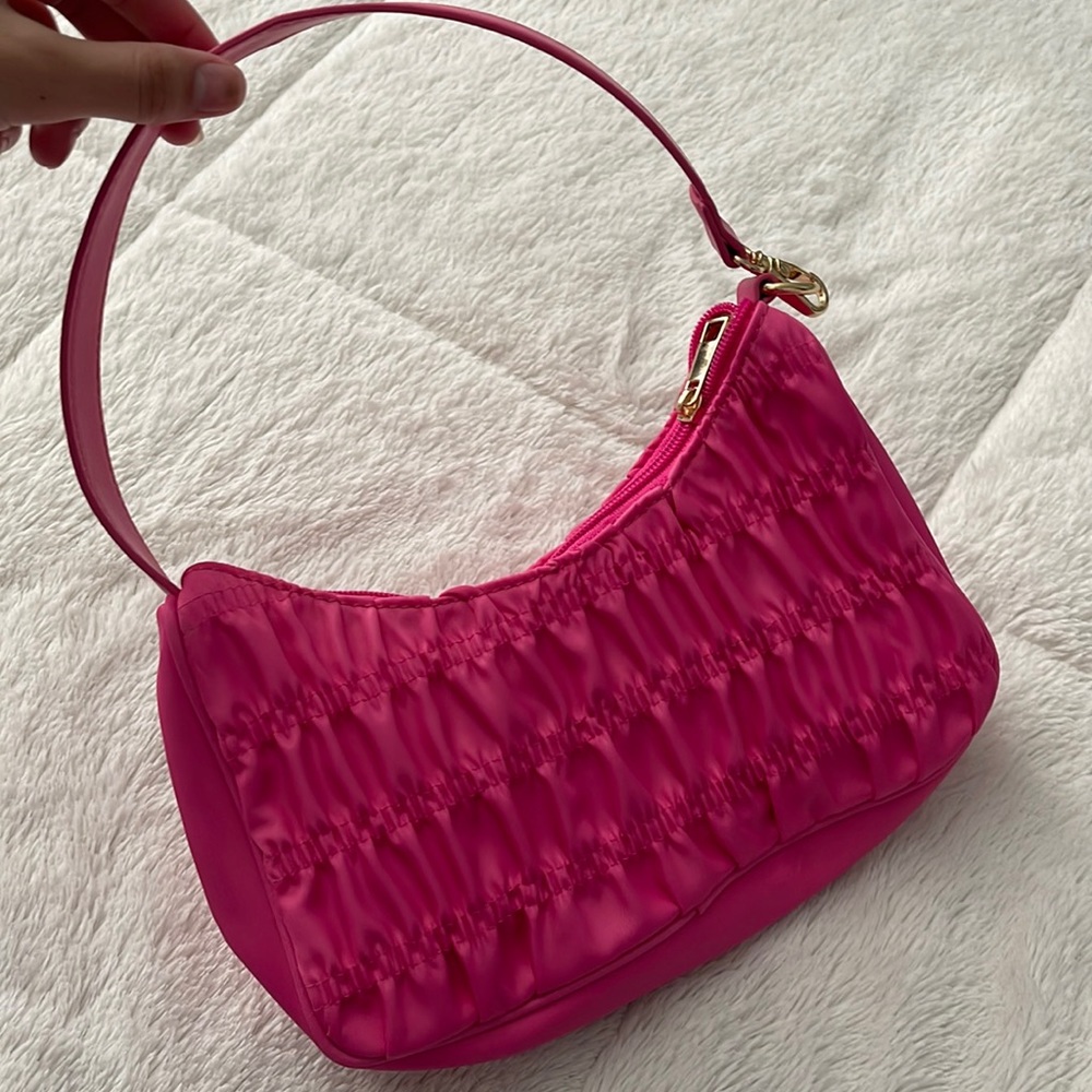 Pink ruched print shoulder bag